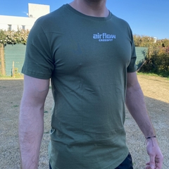 Remera "KB" verde militar en internet