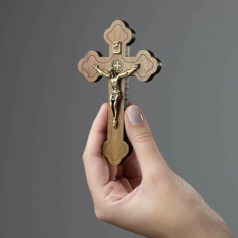 CRUCIFIXO MAD MOLD 12CM PAREDE OV C/SAO BENTO