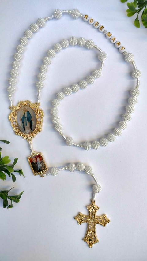 Medalha grande com relicário