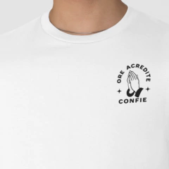 Camiseta masculina Ore, Acredite e Confie - comprar online