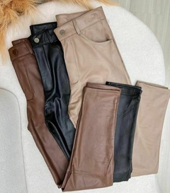 Calça Resinada Plus