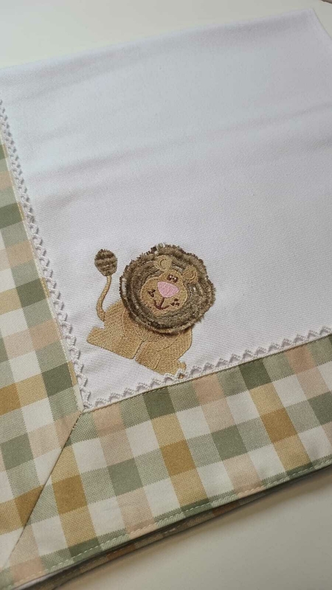 Cueiro de Flanela Bordado - Conforto ByTah Ateliê