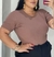T-Shirt Manga Curta Plus Size Caqui - comprar online