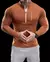 Camiseta esportiva masculina de manga comprida na cor laranja, exibindo um design moderno e ajuste justo ao corpo.