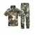 Uniforme de treinamento tático militar para crianças, composto por camiseta de manga curta e calças camufladas.