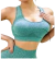 Top com bojo fitness em tom verde, ideal para treinos, destacando conforto e estilo.