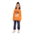 Criança usando uma camiseta laranja com estampa e calças escuras, perfeita para moda infantil.