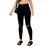 Modelo vestindo calça jeans preta com rasgos no joelho, combinada com uma blusa cropped e sandálias.