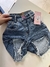 SHORTS JEANS MEDIO BOTÃO ROSA