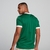 camisa-verdao-titular-home-kit-2025-26-de-fato-e-campeao-puma-verde-estampa-relevo-tacas-12-estrelas-titulos-releitura-bandeira-nacional-gola-v-branca-retro-detalhes-brancos-punhos-puma-sportingbet-escudo-oficial-frase-interior-gola-1