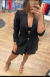 Blazer feminino de alfaiataria com design elegante e atemporal.