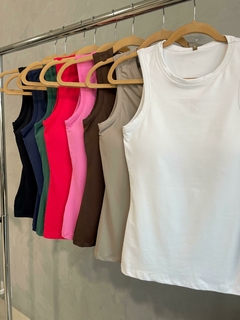 Blusa Alice Versátil em Malha de Poliamida e Proteção UV com Bojo Embutido - comprar online