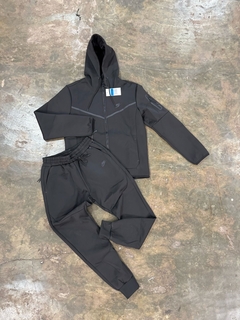Conjunto Nike Tech Negro - comprar online