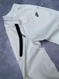 Conjunto Nike Tech Blanco - Bien Chelo
