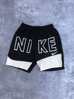 BERMUDA NIKE COMBINADO NEGRO/BLANCO