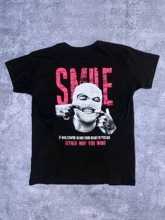 REMERA SMILE NEGRA - comprar online