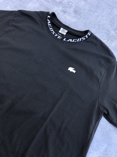 REMERA LACOSTE TEGIDO NEGRA - comprar online