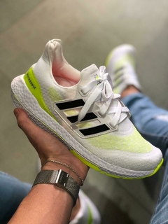 Tênis Adidas Ultraboost na internet