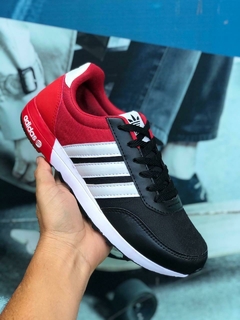 Tênis Adidas Neo na internet