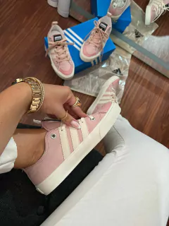 Imagem do Tênis Adidas Street Premium