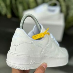 Tênis Premium Nike Air Force na internet