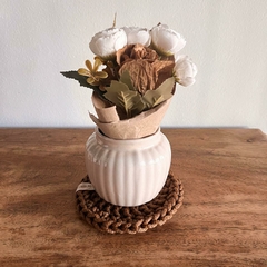 Cuenco de cerámica | florero sin drenaje Girasol + posaflorero tejido + ramito de flores blancas artificiales o lavandas - comprar online