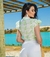 Blusa feminina social com detalhe em renda na internet