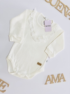 Body broderie