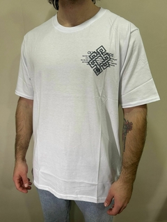 Remera Olympus