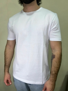 Remera Mokba Básica Blanca