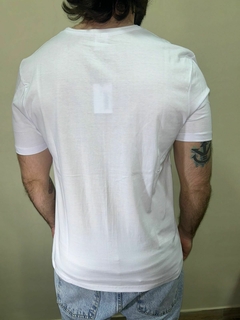 Remera Mokba Básica Blanca - comprar online