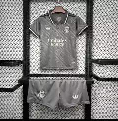 Kit Infantil Real Madrid 2024/2025 Adidas