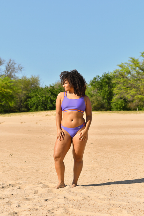Bikini confeccionada en tricot premium color violeta con elasticos personalizados