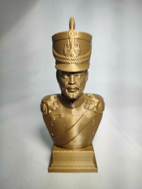 Busto Sargento Cabral 15cm de altura dorado