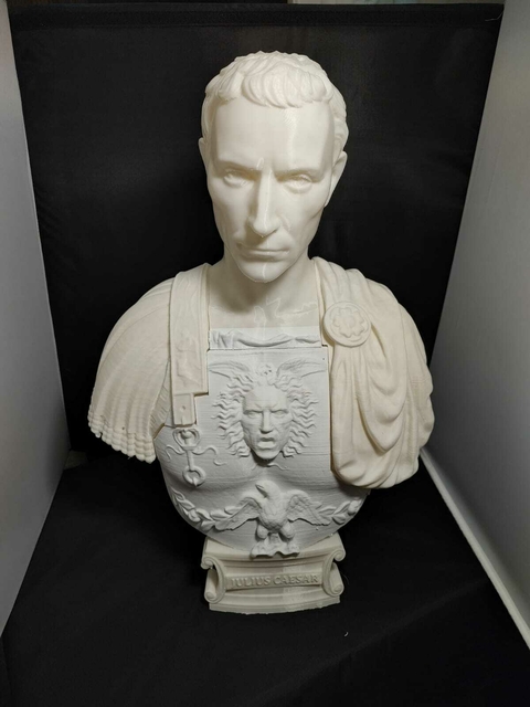 Busto Julio Cesar 50cm de altura color blanco