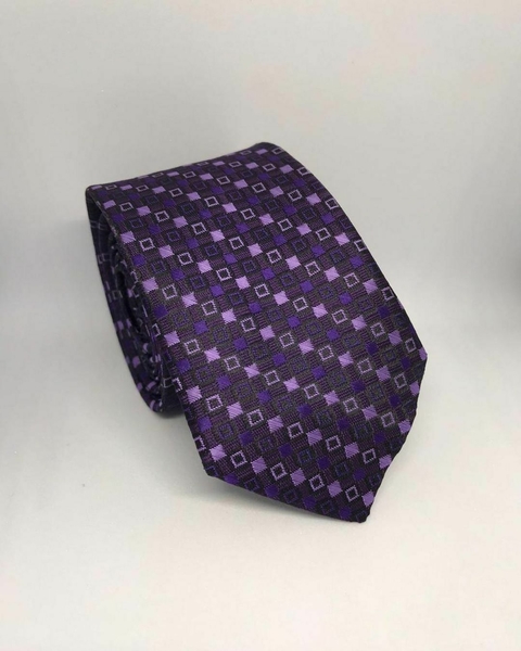 Gravata Estampada Poá Roxo – Versatilidade com um toque de charme retrô
