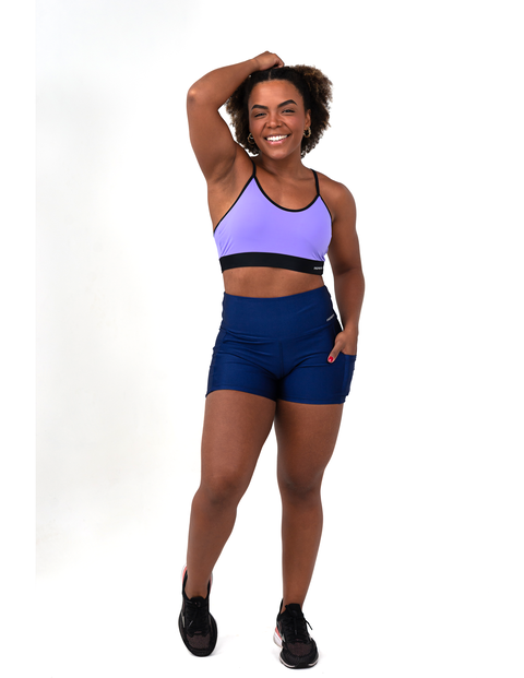 SHORT COM BOLSOS TRILOBAL AZUL MARINHO