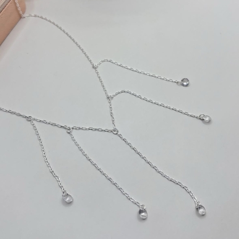 Colar franja pedras transparentes