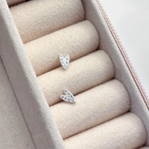 Brinco coração cravejado