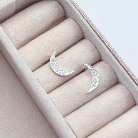 Brinco de lua cravejado