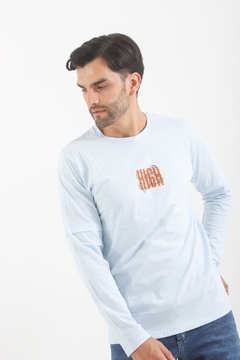 REMERA ADORE en internet