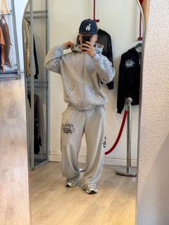 JOGGIN BORDADO, STRASS Y PARCHE en internet