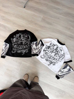 REMERA "NO GLORY" BOXY MANGA DESMONTABLE - deltastreet