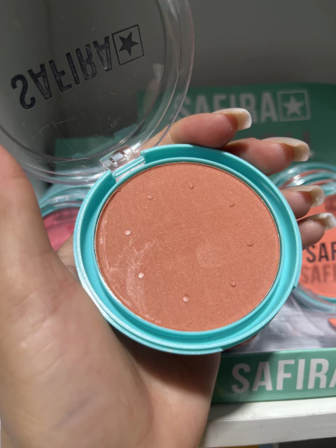 Blush Safira na internet