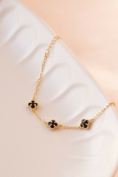 PULSEIRA DE TREVO BLACK COM 4 PEDRAS ÔNIX - comprar online