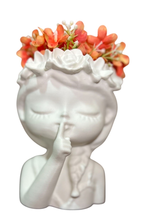 Menina Florista Delicada Branca 3D – 15 cm