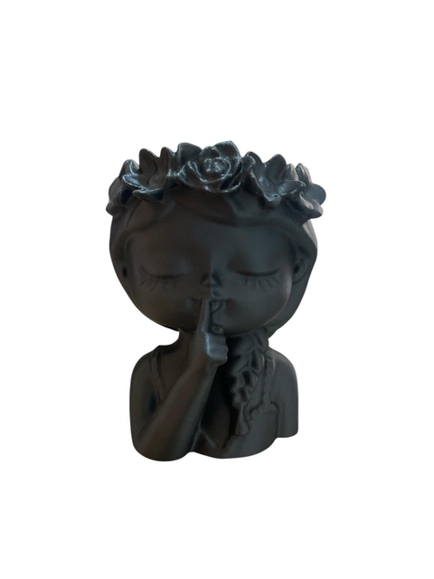 Menina Florista Preta Delicada em Silêncio 3D – 15 cm