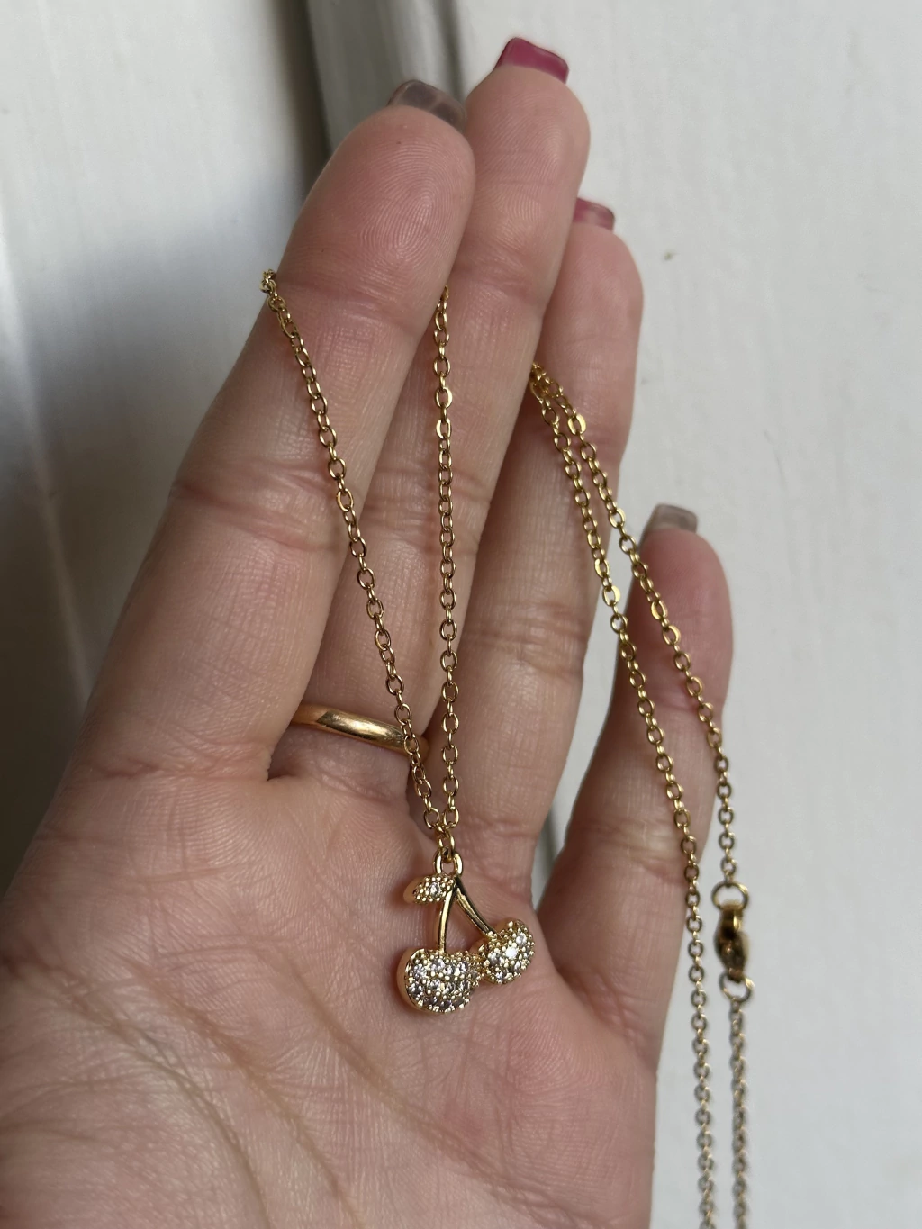 Collar Cherry