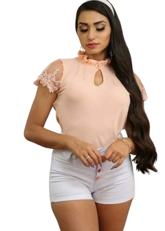 Blusa Feminina Detalhe de Renda - comprar online