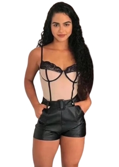 Shorts Couro Cirre Preto Com Cinto